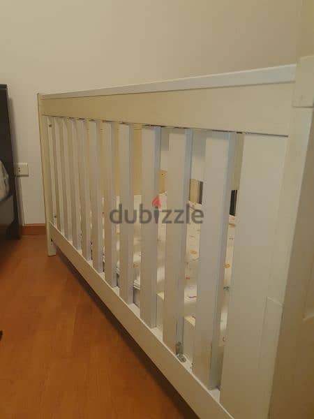 baby bed from London (Charmwood)for more than 5 years (77.5 cm ×145.5) 2