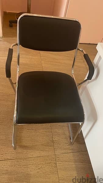 excellent desk and chairs 1