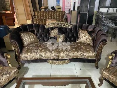 طقم كنبايات حفر خشب زان خمس قطع وطاولة