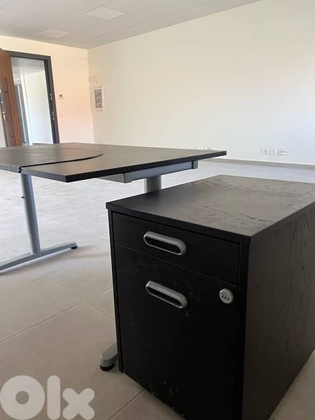 Desk & Unit of drawers & 2 shelves IKEA 8