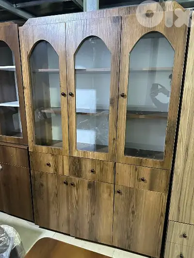 فاترينة مطبخ طابقين دوبل عرض 120 سم ملبسة من برا وجوا مع ظهر ملبس ابيض