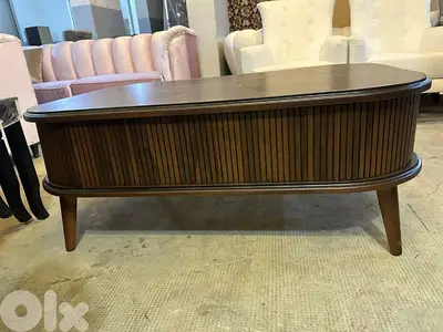 طاولة نص كبيرة لصالون ملبسة قشرة افركيه