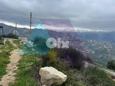 A 810 m2 land having an open mountain view for sale in Aanaya/Jbeil