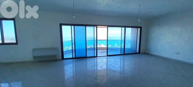 Apartment with sea view in Jal el Dib for Saleشقة مطلة على البحر