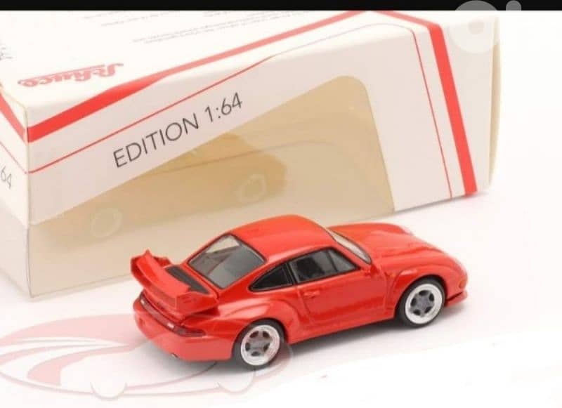 Porsche (993) GT2 diecast car model 1;64. 4