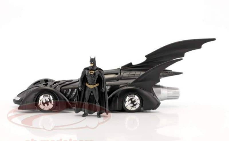 Batmobile (The Movie Batmobile Forever "95) diecast car model 1;24. 1
