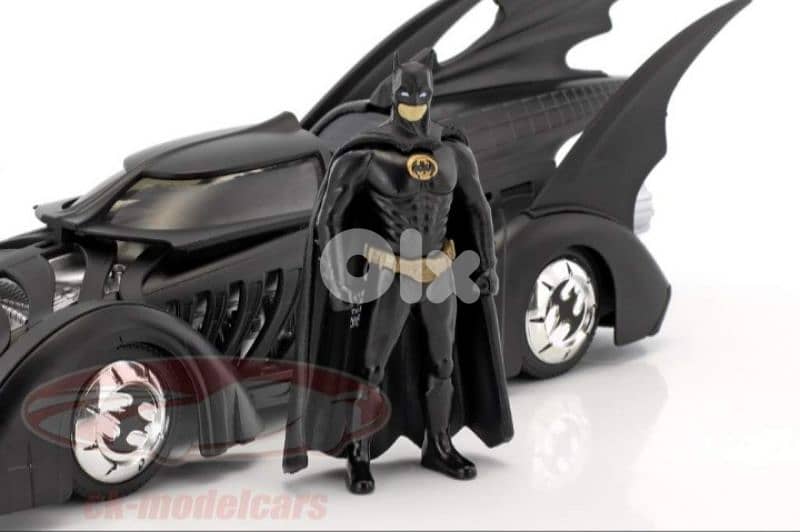 Batmobile (The Movie Batmobile Forever "95) diecast car model 1;24. 3