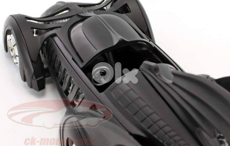 Batmobile (The Movie Batmobile Forever "95) diecast car model 1;24. 4