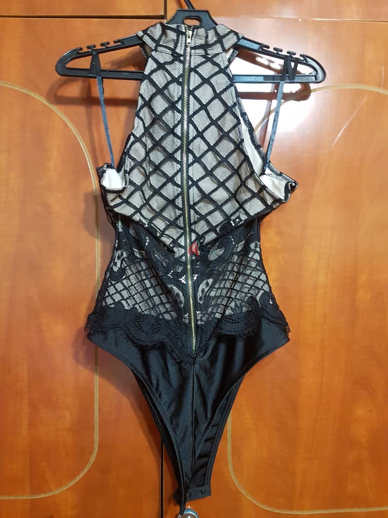 Black Body - Dentelle 1