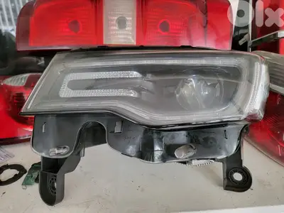 Headlight jeep grand cherokee 2014-15 left Xenon Headlight jeep grand cherokee 2014-15 left Xenon