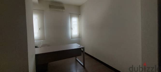 Office for rent in Furn El Chebbak Aadliyeh مكتب للإيجار في فرن الشباك
