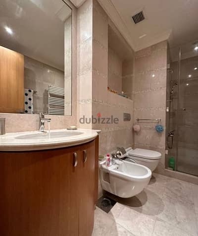 MARINA VIEW | FURNISHED | HIGH FLOOR | UPGRADED | VACANT MARINA VIEW | FURNISHED | HIGH FLOOR | UPGRADED | VACANT