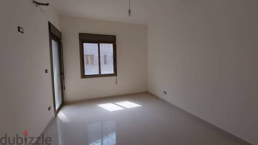 L14949-Spacious Apartment for Sale In Halat With A Beautiful View
