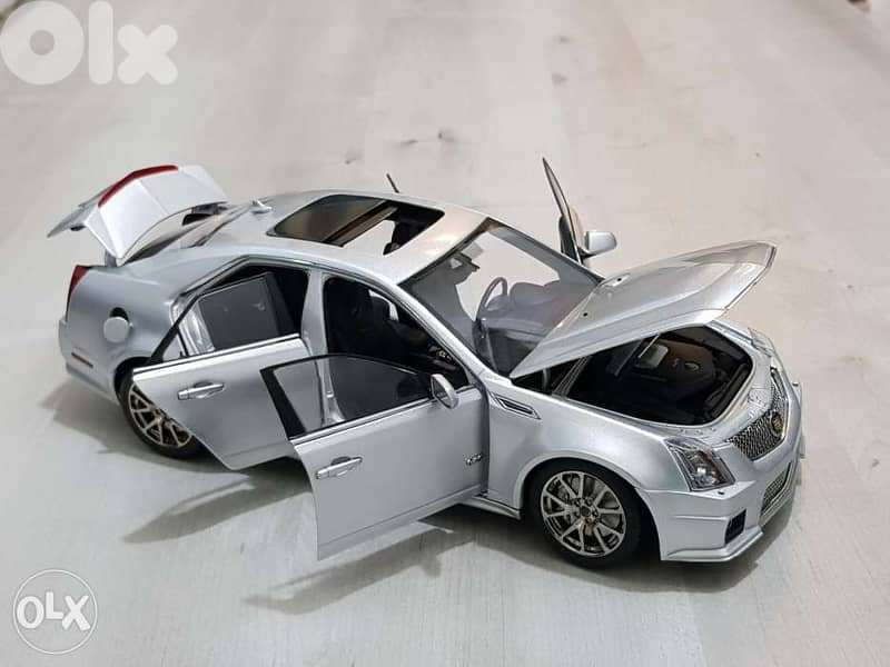 1/18 Kyosho Cadillac CTS-V diecast model car 6