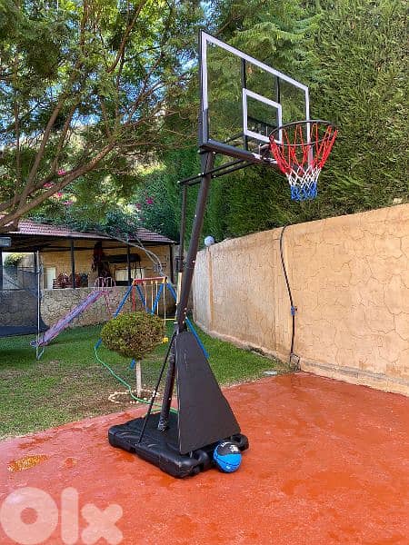230$ movable hoop basketball 0