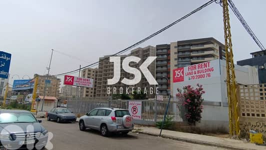 L12072- Showroom With Terrace for Rent On The Highway In Berj Hammoud