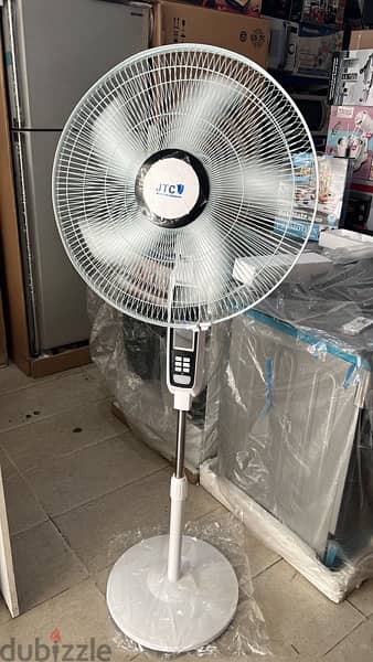 JTC 18” 2 Batteries Rechargeable Fan 0