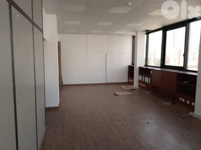 78 Sqm | Office For Rent in Hamra Sanayeh مكتب للاجار في الحمرا صنايع
