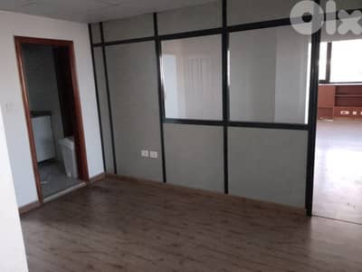 78 Sqm | Office For Rent in Hamra Sanayeh مكتب للاجار في الحمرا صنايع