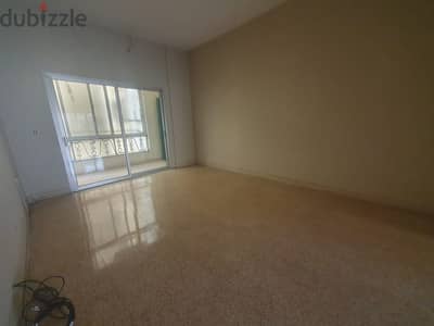 APARTMENT FOR RENT IN HAMRA شقة للإيجار في الحمرا