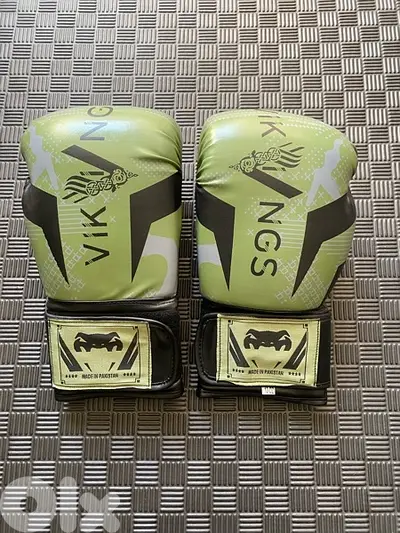 boxing gloves Vikings green