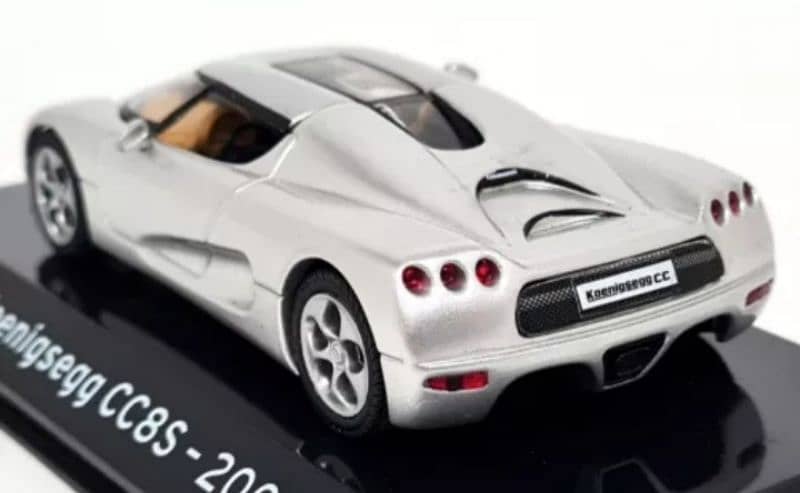 Koenigsegg CC8S (2002) diecast car model 1;43. 1