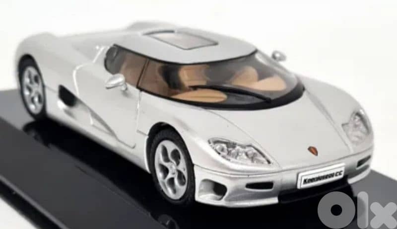 Koenigsegg CC8S (2002) diecast car model 1;43. 2