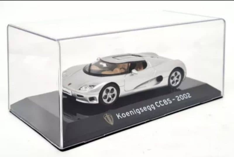 Koenigsegg CC8S (2002) diecast car model 1;43. 3