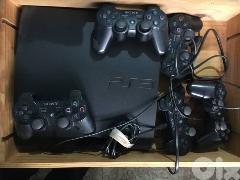 PS 3 console and controls 0