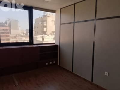 155 Sqm | Office For Rent in Beirut - Hamra مكتب للاجار في الحمرا