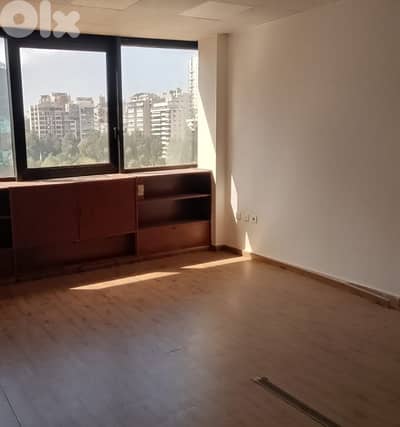 155 Sqm | Office For Rent in Beirut - Hamra مكتب للاجار في الحمرا