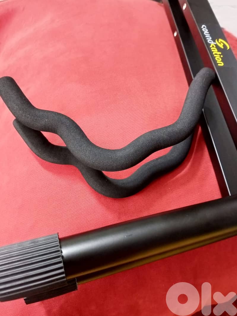 Guitar Stand 3