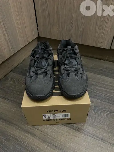 Adidas Yeezy 500 black size 44.5