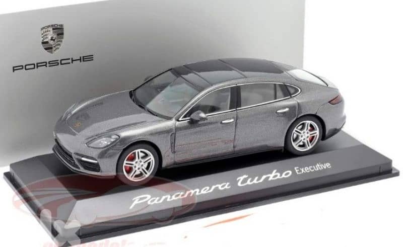 Porsche Panamera Turbo diecast car model 1;43. 0