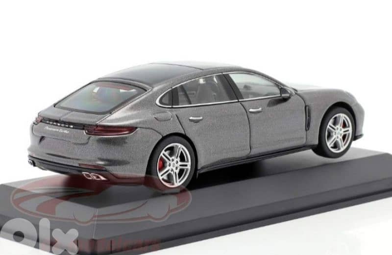 Porsche Panamera Turbo diecast car model 1;43. 3