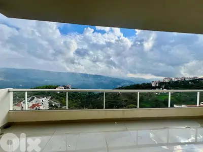 Open Mountain view apartment in Douar - Zaroun