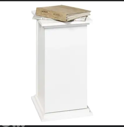 FMD table console with door
