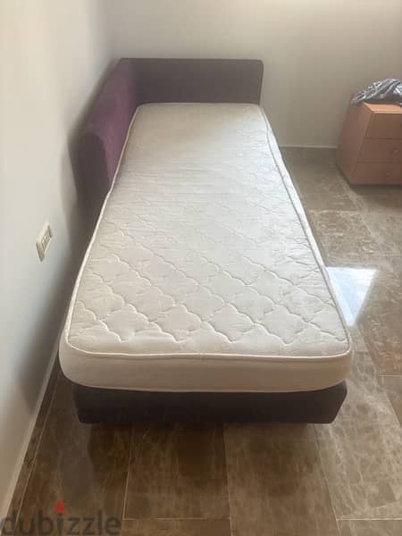 bed and sitting 2
