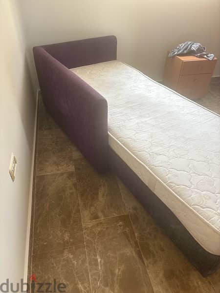 bed and sitting 3