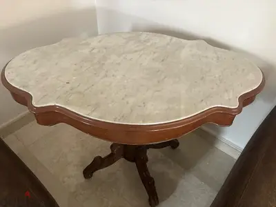 Middle table