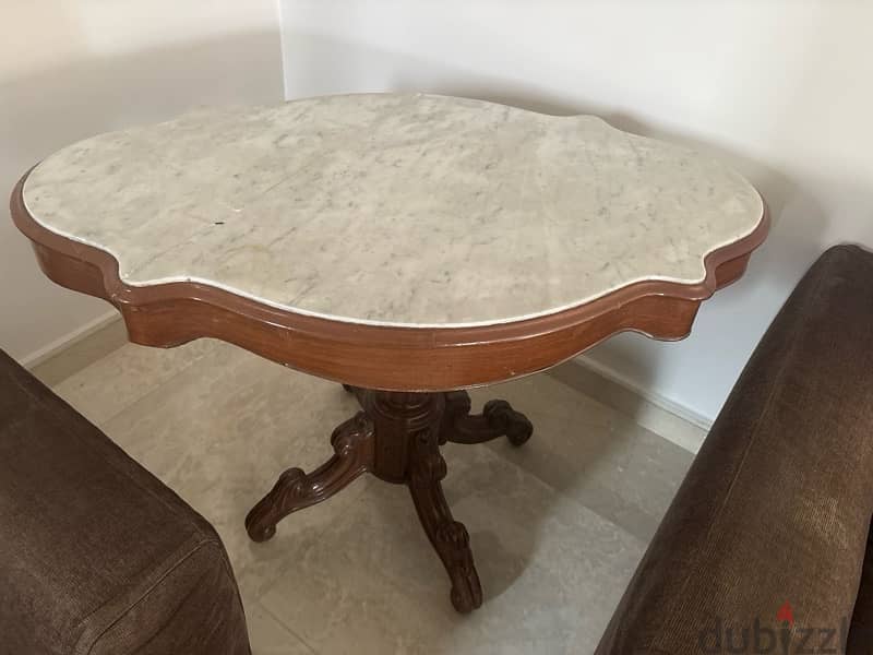 Middle table 4