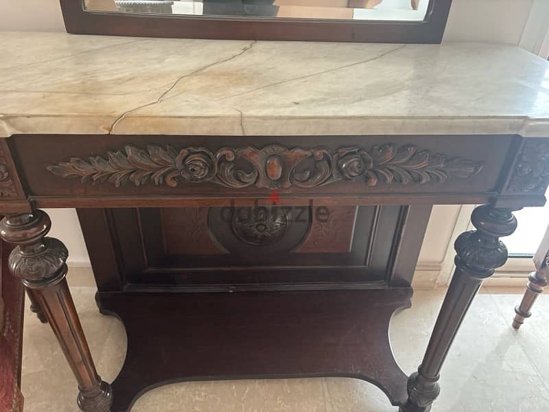 commode with mirror 3