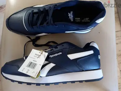 صباط رياضي reebok جديد قياس ٤٦ من قطر