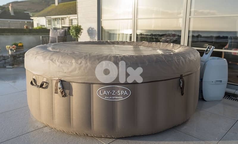 palm spring-lazy-spa jacuzzi outdoor 2