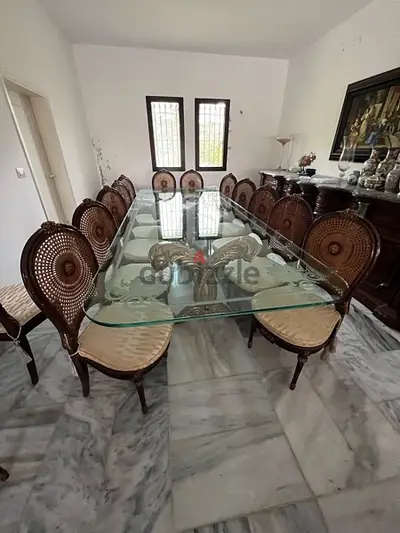 full Classic dining room exellent condition