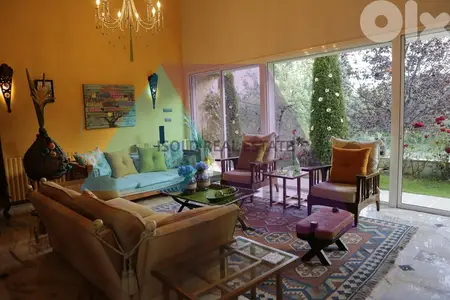Furnished 400 m2 duplex villa with 280 m2 terrace for rent in Mayrouba