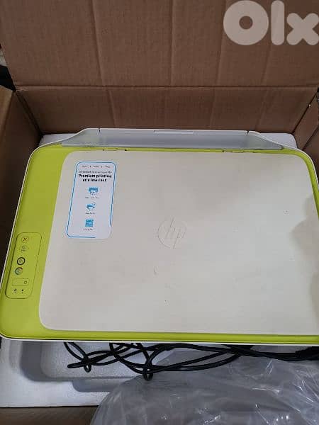 HP desk jet ink advantage 2135  3 in 1  print copy scan colored 1