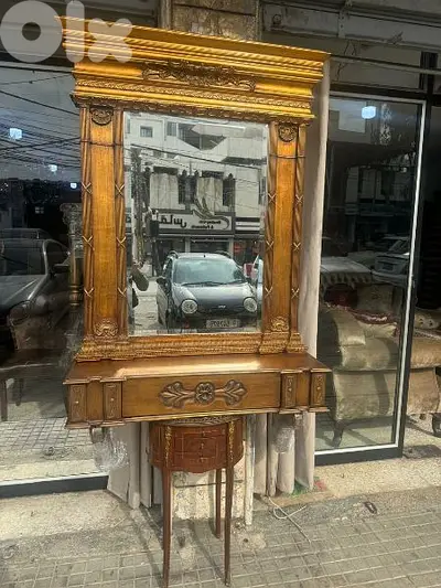قنصول مع مرايا