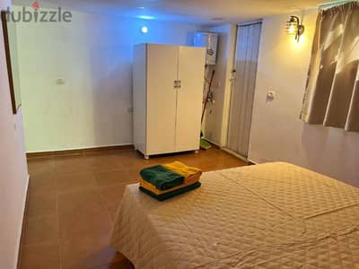 Rent a house with a garden in Mastita