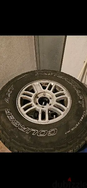 Hummer h3T original rims OEM with tires